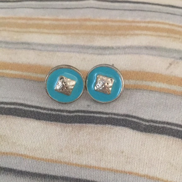 Stella and Dot turquoise and gold earring - Picture 1 of 2